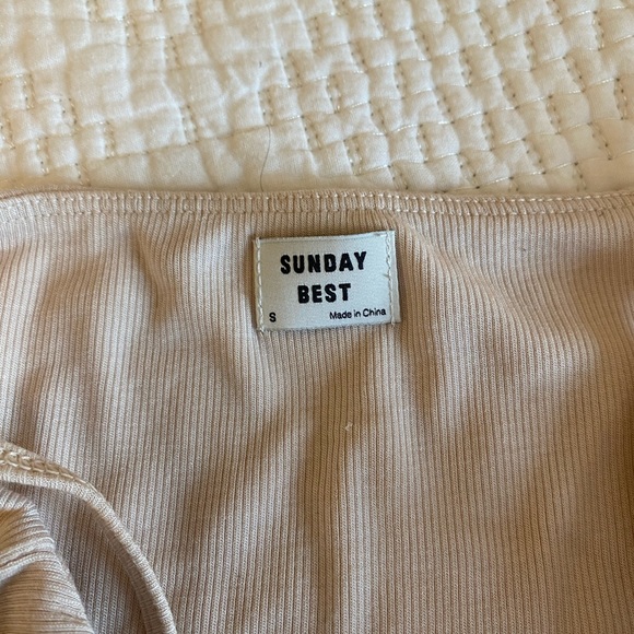 Aritzia Ribbed Bodysuit Adjustable Straps - Picture 3 of 4